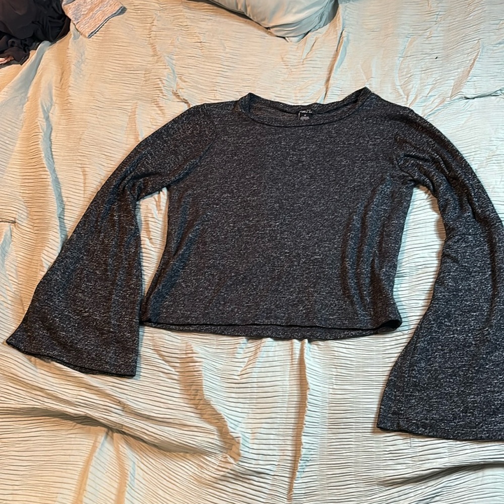 Long sleeve shirt.